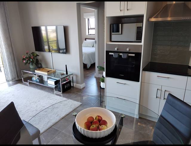 2 BEDROOM APARTMENT TO LET IN WAVES EDGE